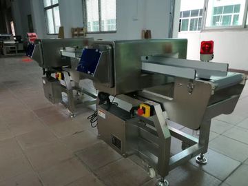 Metal detector del commestibile del trasportatore a catena per frutti di mare/carne, alimentazione elettrica 110/220v