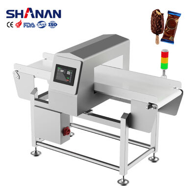Detettore di metalli alimentari da 50-60 Hz dotato di una struttura completa di assunzioni di inossidabile 304 che garantisce il rilevamento dei metalli negli ambienti di produzione alimentare